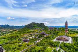Ngắm toàn cảnh vẻ đẹp lộng lẫy của quần thể chùa Bái Đính