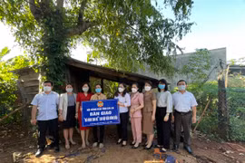 Gia Lai: Trao sinh kế cho hộ nghèo