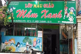 Hai bảo mẫu ra trình diện