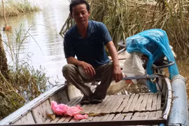Kỳ 1: Chồng cùng vợ chèo ghe cứu 15 người