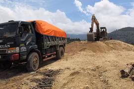Chư Pah: Gia tăng tình trạng khai thác cát trái phép