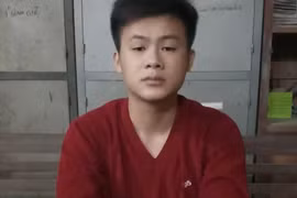 Khởi tố thanh niên đánh cán bộ y tế khi được yêu cầu đo thân nhiệt