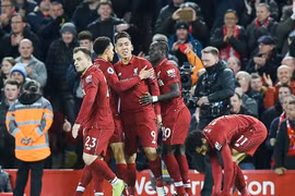 Liverpool 5-1 Arsenal: Đè bẹp 'pháo thủ', Liverpool vững vàng trên 'đỉnh'