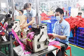 Đề xuất tăng lương tối thiểu vùng 6% từ ngày 1/7/2022