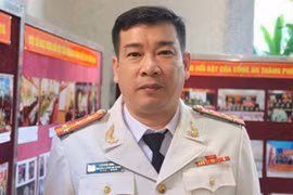 Nguyên trưởng Công an quận Tây Hồ Phùng Anh Lê bị truy tố tội nhận hối lộ