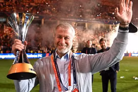 Abramovich giành đủ danh hiệu với Chelsea: Ngả mũ vì sự tận tâm vĩ đại