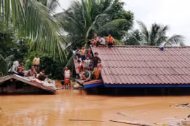 "Sống chung" đến bao giờ?