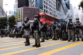 Hong Kong tăng cường cảnh sát trong đêm