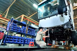Hãng xe ồ ạt ra mắt xe mới 'hâm nóng' thị trường ôtô