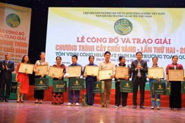 Gia Lai: 3 công nhân đạt giải chương trình "Cây chổi vàng"