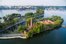 Ra tết, hành hương về 7 ngôi chùa thiêng Việt Nam