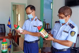 Gia Lai: Tạm giữ 15 chai thuốc bảo vệ thực vật chứa chất cấm sử dụng