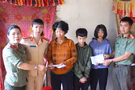 "Tiếp bước đến trường" cho hai chị em mồ côi