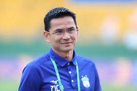 Hoàng Anh Gia Lai giữ chân Kiatisak thêm 2 năm