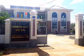 Ăn chặn hàng tỷ đồng tiền chế độ của học sinh nghèo