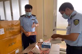 Phá kho thuốc lá điện tử lậu 'khủng' tại Hà Nội