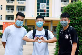 Một số thí sinh hoàn thành kỳ thi sau 2 bài thi tổ hợp