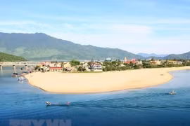 Thừa Thiên-Huế phát huy tiềm năng du lịch biển Lăng Cô