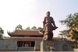 Thủ tướng dâng hương tưởng nhớ Quang Trung - Nguyễn Huệ