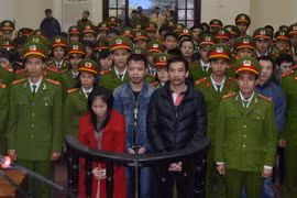 Mua bán 541 bánh heroin: 8 án tử hình, 5 án chung thân