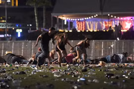 Xả súng tại nơi diễn ra lễ hội âm nhạc ở Las Vegas, nhiều người bị bắn