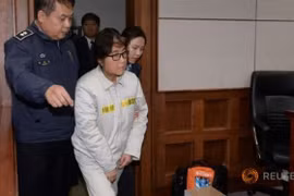 Tòa án Hàn Quốc ra trát bắt giữ con gái bà Choi
