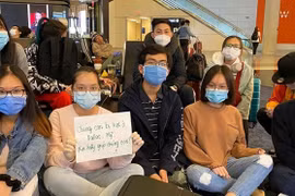 Tổng Lãnh sự quán Việt Nam hỗ trợ gần 40 du học sinh kẹt ở sân bay Mỹ