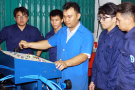 'Anh thầy' thủ lĩnh thanh niên