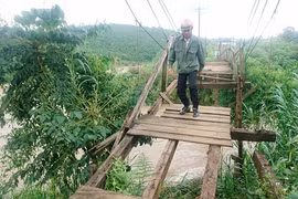 Mòn mỏi chờ vốn xóa cầu tạm