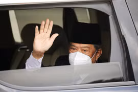 Thủ tướng Malaysia và nội các từ chức