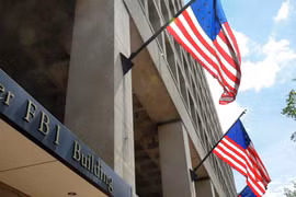 Đặc vụ FBI dùng ảnh nữ đồng nghiệp bẫy kẻ buôn bán tình dục trẻ em