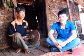 Rơmah Khơn - Người "giữ lửa" của làng Khóp