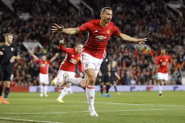 Ibrahimovic ghi bàn, M.U thắng trận đầu tại Europa League