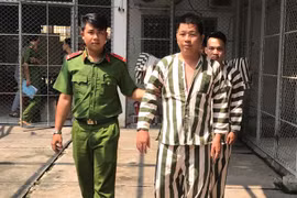 Phá 'ổ' bạc quy mô lớn do người Trung Quốc tổ chức