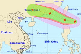 Bão HATO gần Biển Đông đang có xu hướng mạnh thêm