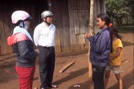 Gian nan vận động học sinh vùng khó ra lớp