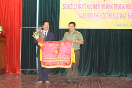 Trường Cao đẳng Sư phạm Gia Lai đón nhận cờ thi đua xuất sắc của Bộ Công an
