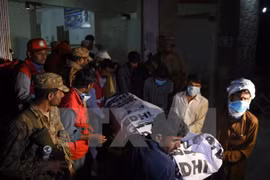 Pakistan tiêu diệt 37 phiến quân sau vụ đánh bom đền thờ Hồi giáo