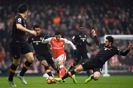 Hạ gục Hull, Arsenal giữ vững vị trí top 4 Premier League