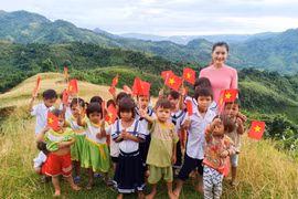 Cô giáo dành tuổi thanh xuân gieo chữ ở vùng cao