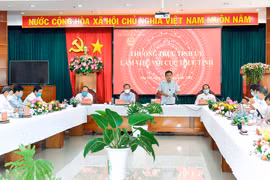 Bí thư Tỉnh ủy Hồ Văn Niên: Quan trọng nhất là cần thu ngân sách tăng trưởng đều và bền vững