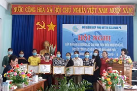Ayun Pa biểu dương gia đình nhiều thế hệ tiêu biểu