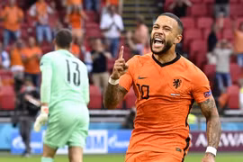 Tỏa sáng ở Euro 2020, Memphis Depay gia nhập Barcelona với giá 0 đồng