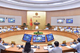 Chính phủ họp thường kỳ: Từng bước mở cửa trở lại, đưa cuộc sống về điều kiện bình thường mới