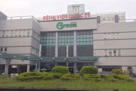 Bé 2 tuổi rơi từ tầng 9 bệnh viện quốc tế xuống đất tử vong