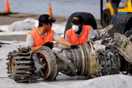 Tìm thấy hộp đen máy bay Indonesia lao xuống biển hồi tháng 10-2018