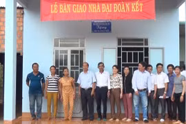 Chư Pah: Bàn giao nhà Đại đoàn kết cho hộ nghèo