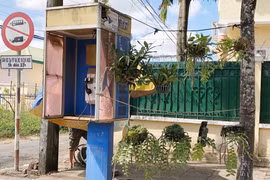 Gia Lai: Bốt điện thoại công cộng bị... lãng quên