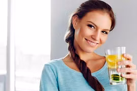4 công thức nước thanh lọc cơ thể đơn giản với trà xanh