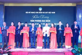 Khai trương Văn phòng đại diện Hội Mỹ nghệ kim hoàn đá quý Việt Nam tại Gia Lai